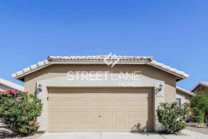 11301 W Ruth Ave - Photo 2 of 16