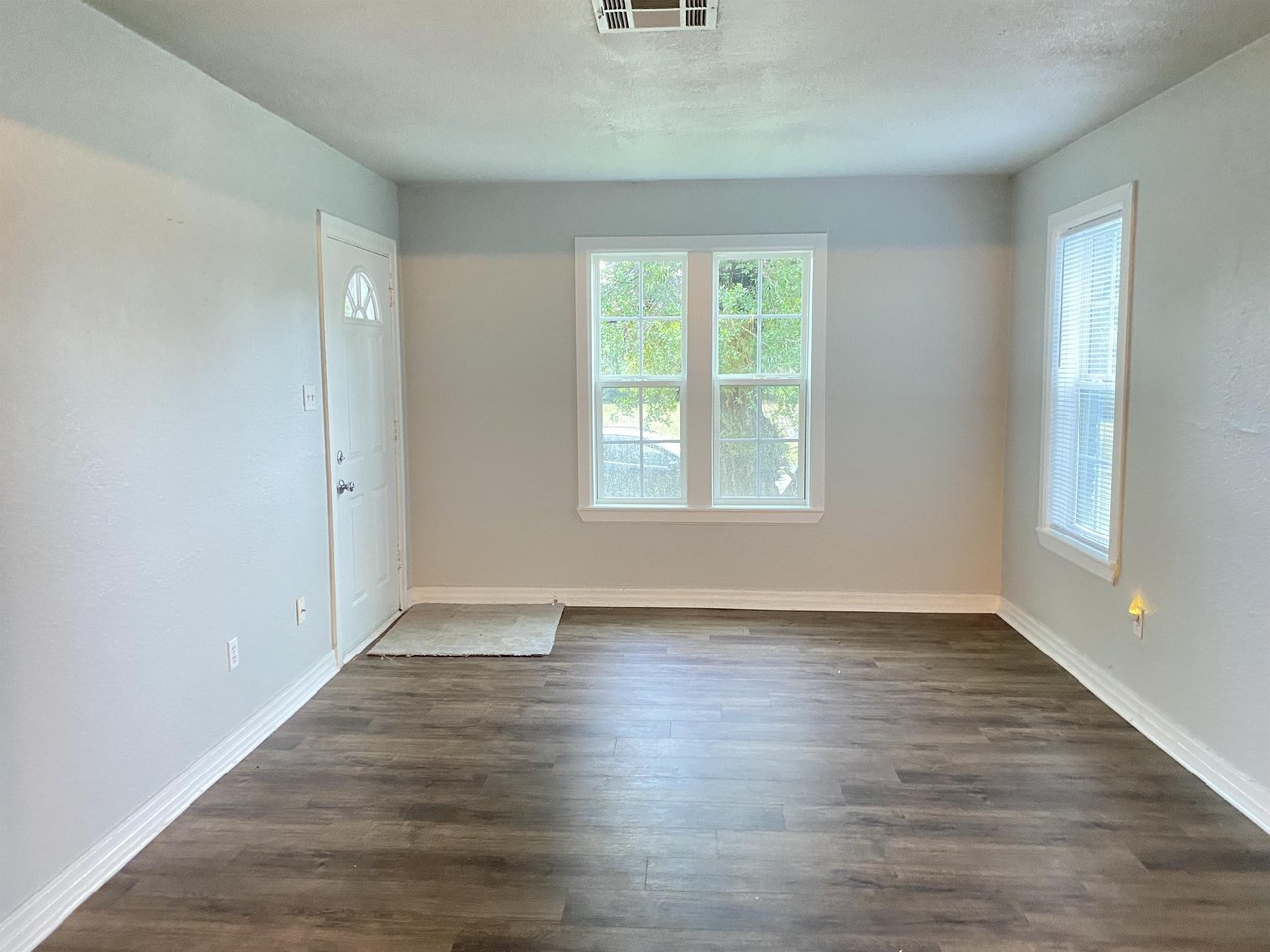 2137 Ne 20th St #1 - Photo 7 of 24