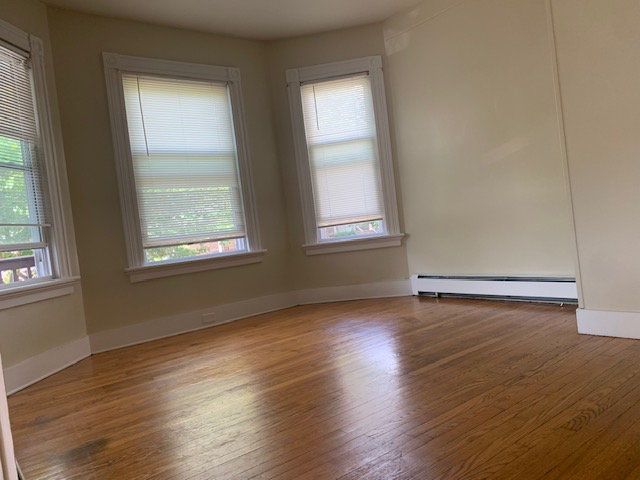 172 Grafton St - Photo 3 of 9