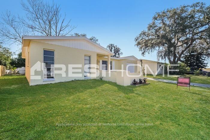 9022 Richwood Ln - Photo 3 of 24