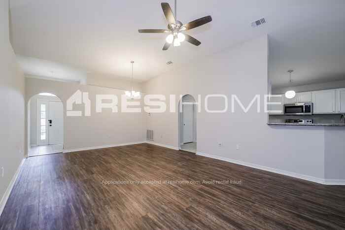 1713 W Marshall Lake Dr - Photo 3 of 23