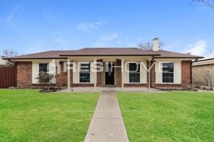 2222 E Crosby Rd - Photo 1 of 1