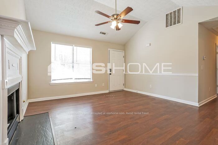 3 Ray Way - Photo 3 of 19