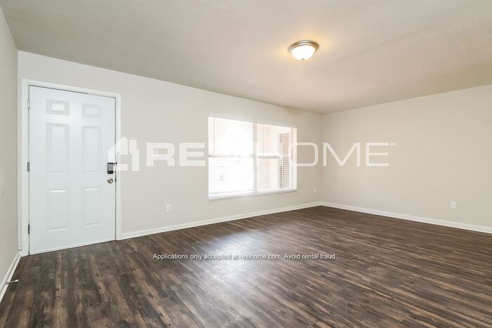 1502 Coletta Dr - Photo 3 of 18