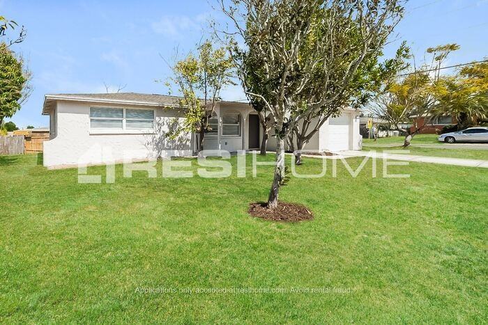 7435 Ashwood Dr - Photo 3 of 23