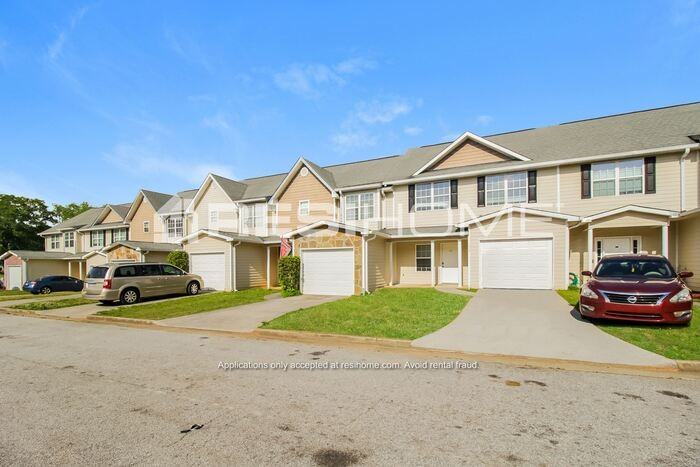 110 Bedrock Pl - Photo 3 of 20
