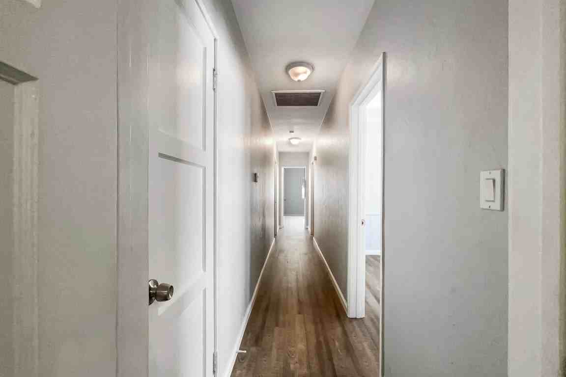 2640 S 10th Ave #NA - Photo 3 of 17