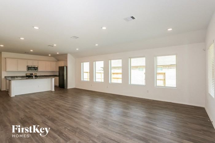 7315 Hillside Ave - Photo 3 of 15