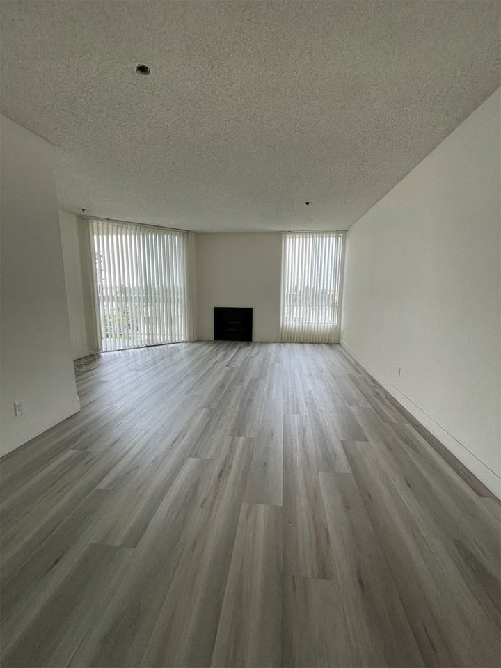 Westwood Village Galleria - Photo 2 of 10