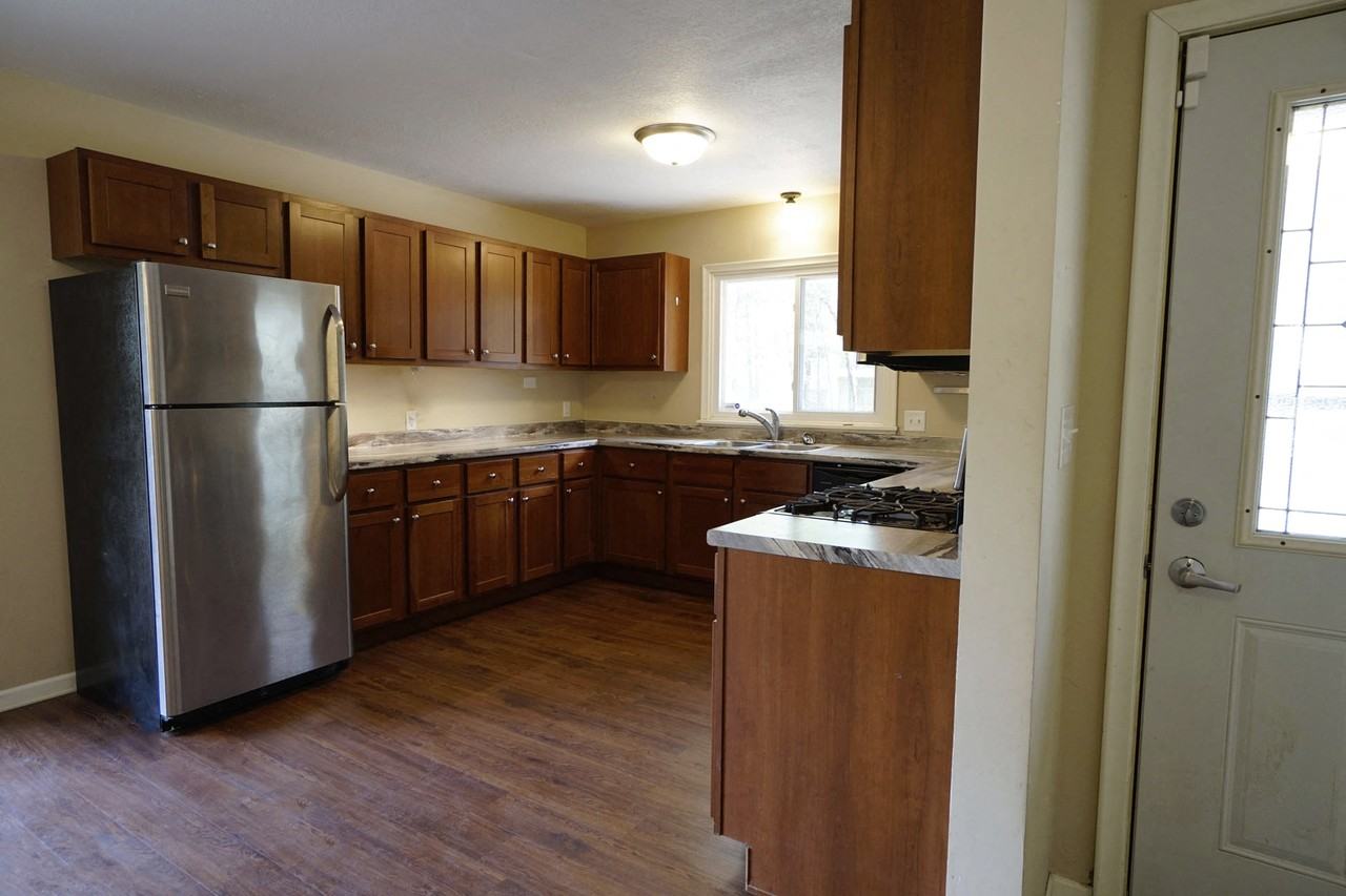 2101 Wuthering Heights Rd - Photo 4 of 45