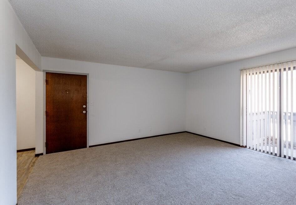 White Lakes Plaza - Photo 6 of 12