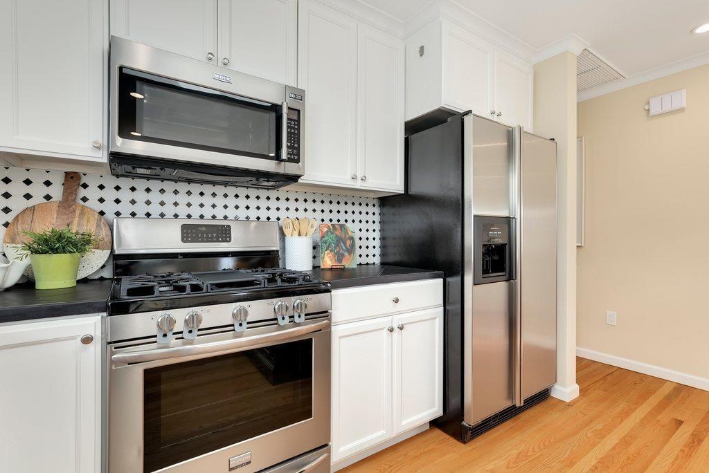 12 Gertrude Court - Photo 3 of 8