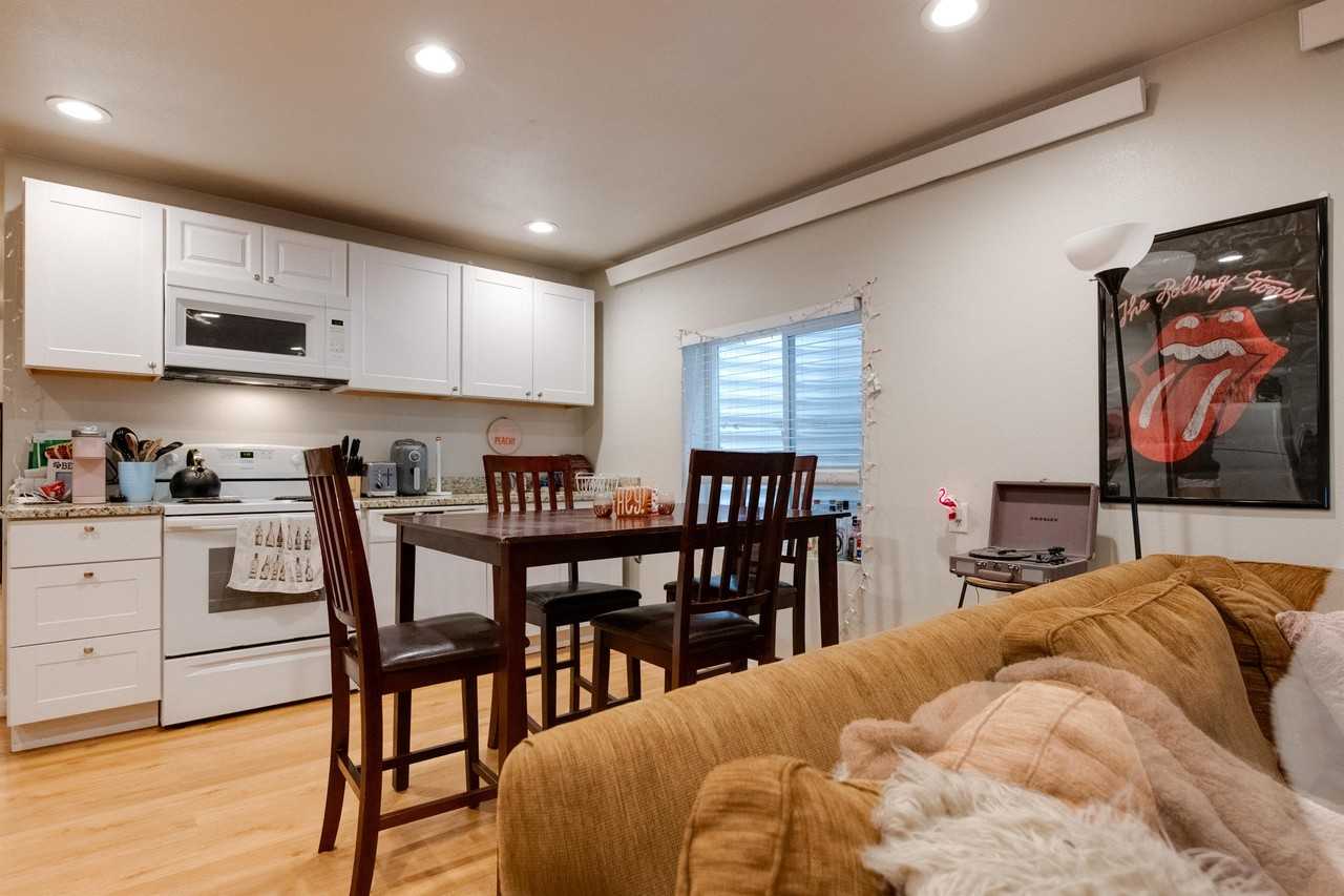 415 E Bradley St - Photo 6 of 11