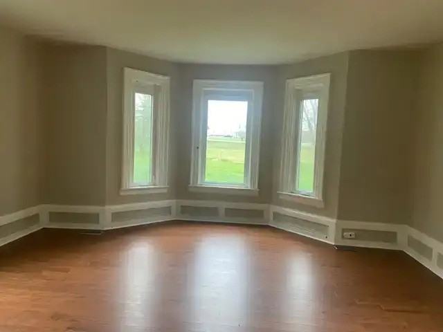 1410 Penetanguishene Road - Photo 2 of 6