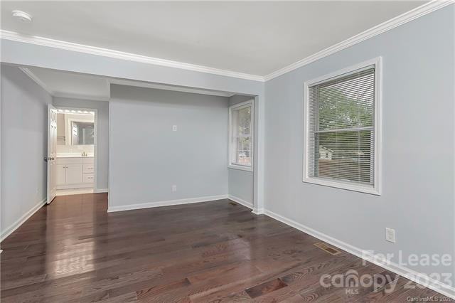 1032 Holland Ave #1 - Photo 4 of 19
