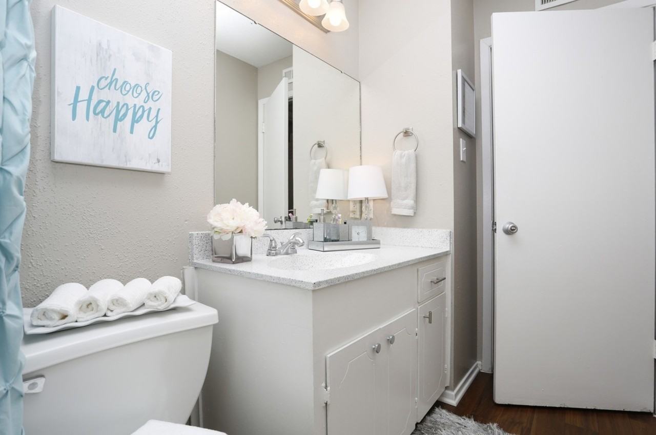 Armon Bay Apartments - Photo 6 of 35