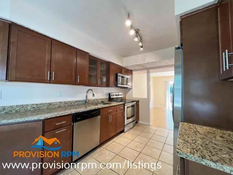 915 12th St - Photo 3 of 25