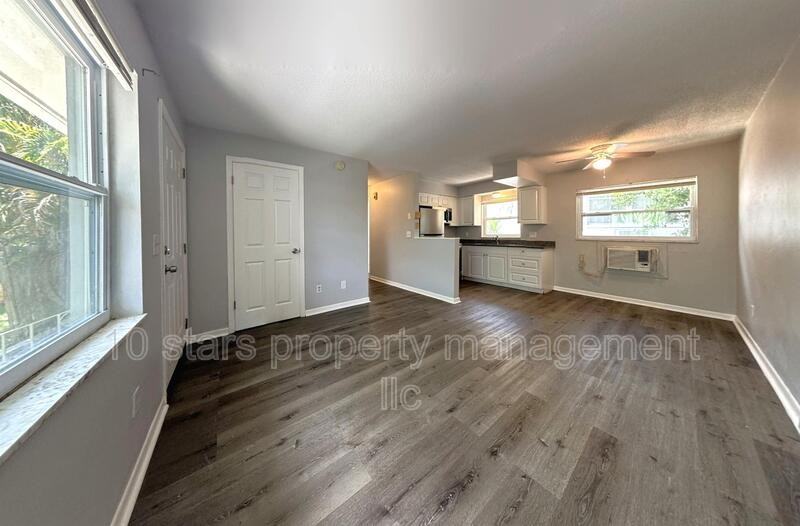 1265 Pierce St - Photo 7 of 25
