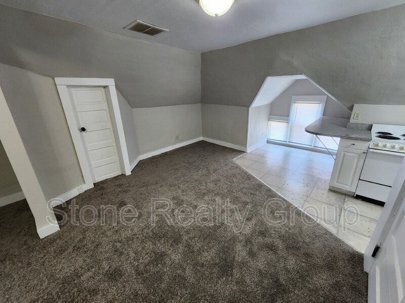 22 Blakely Ave #B - Photo 3 of 10