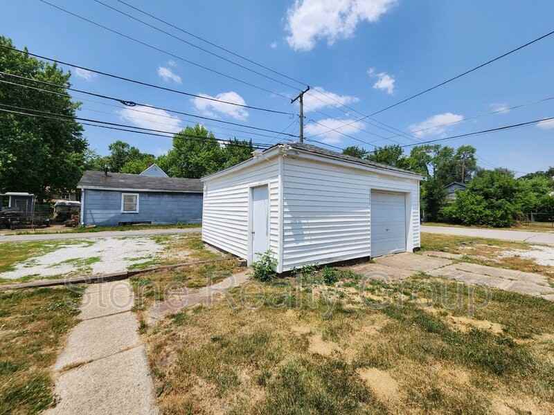 22 Blakely Ave #B - Photo 7 of 10