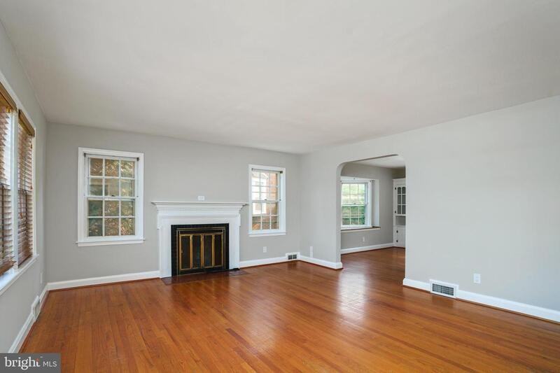 1738 Glen Ridge Rd - Photo 3 of 21