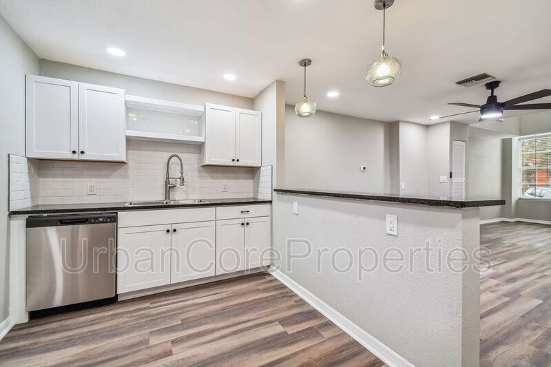 440 2nd St N - Photo 3 of 23