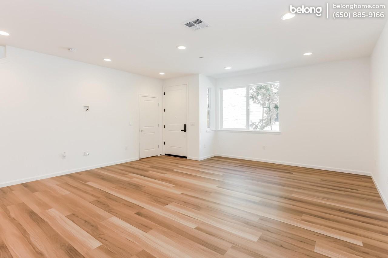 5581 Holly Bay Ave - Photo 6 of 36