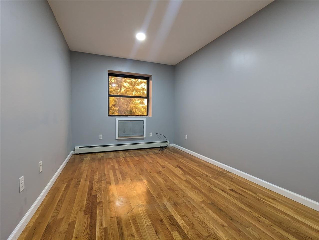 1340 Gates Ave #2 - Photo 3 of 7