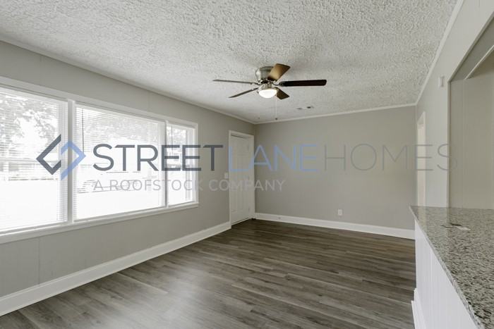 1134 Lovely Ln - Photo 3 of 16