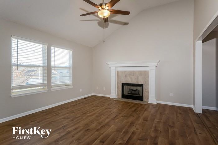 11212 N Booth Ave - Photo 3 of 15