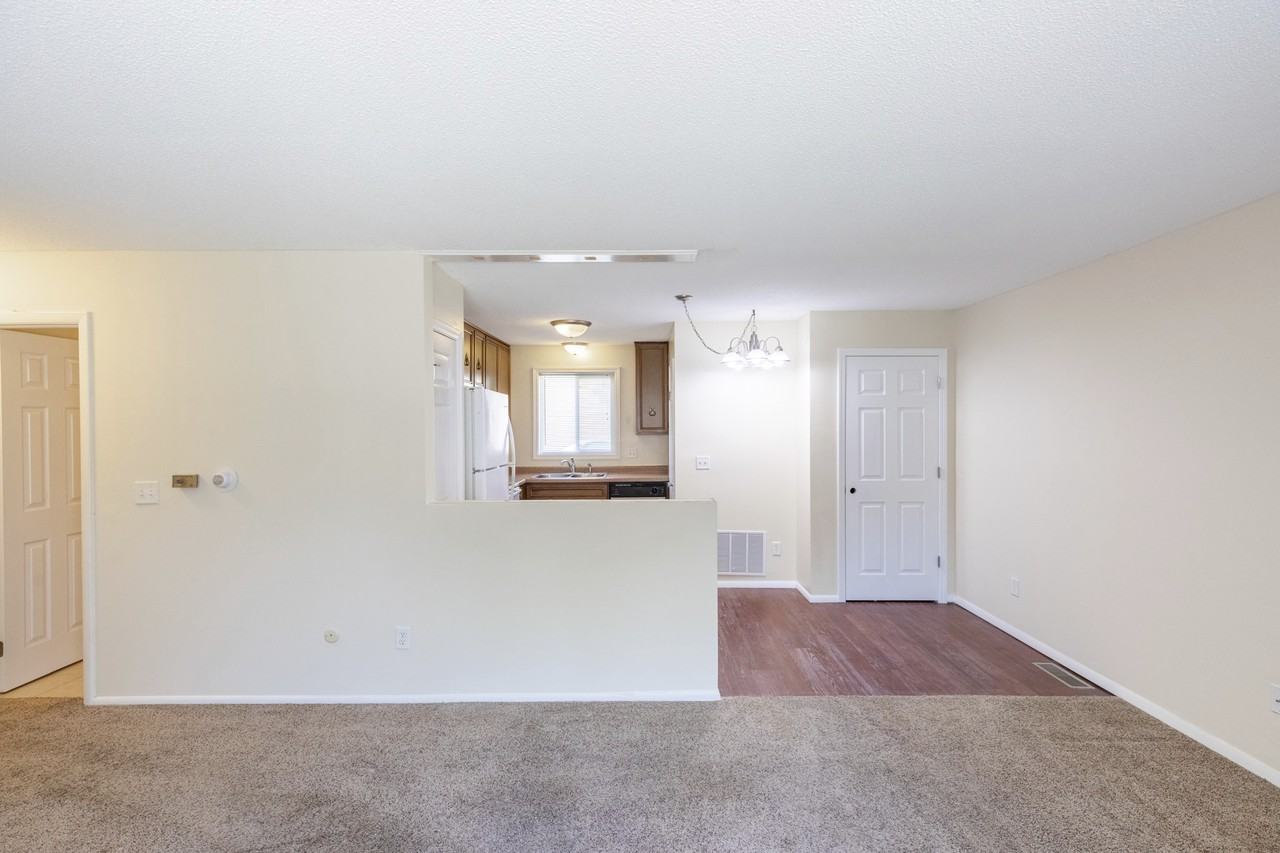 1303 N Logan Ave #7 - Photo 4 of 12