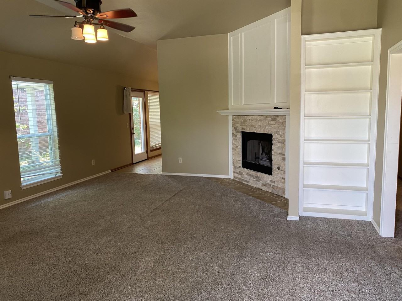 1402 Sw 23rd St #1 - Photo 2 of 22