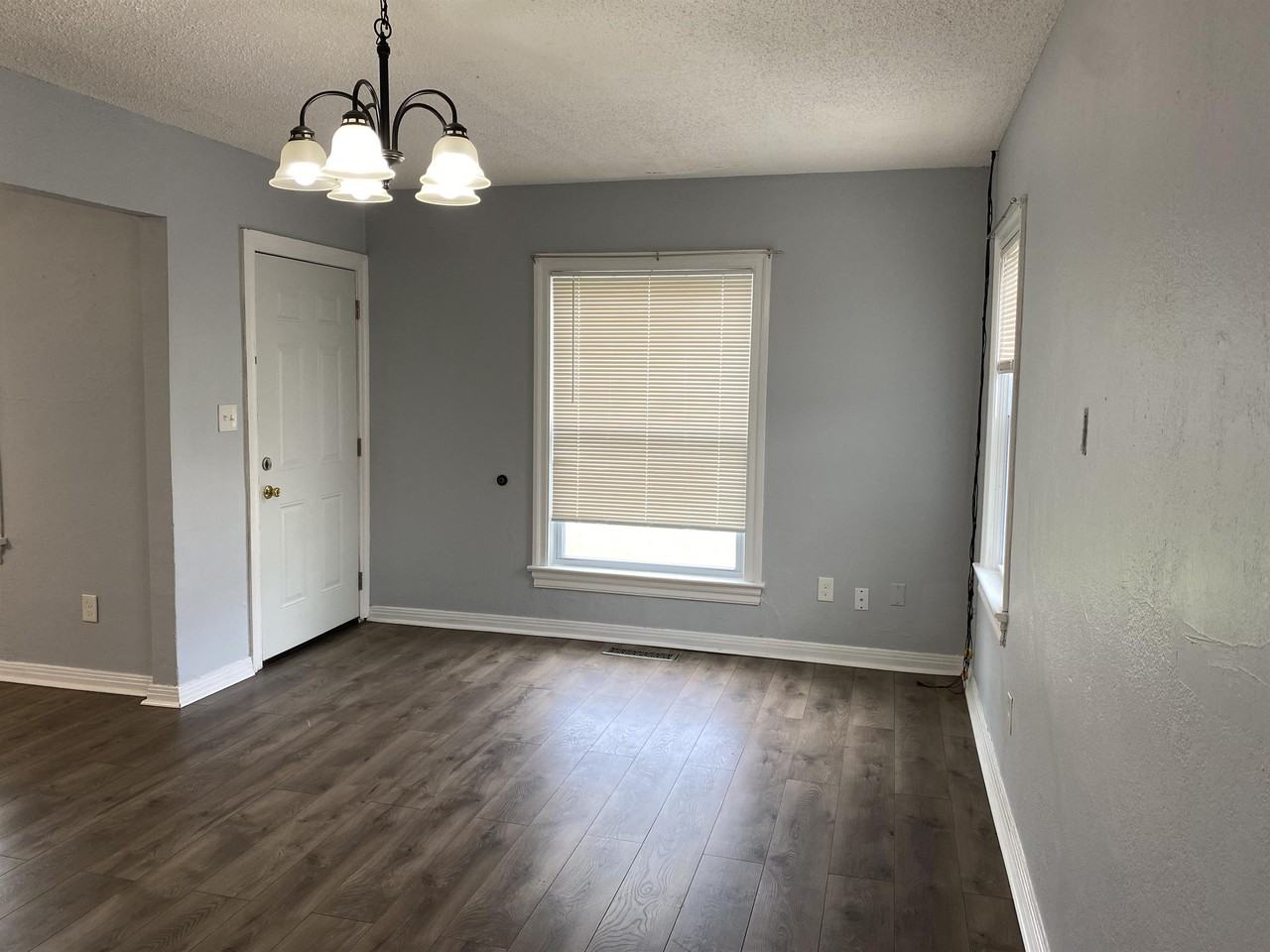 632 Sw 44th St #1 - Photo 2 of 18