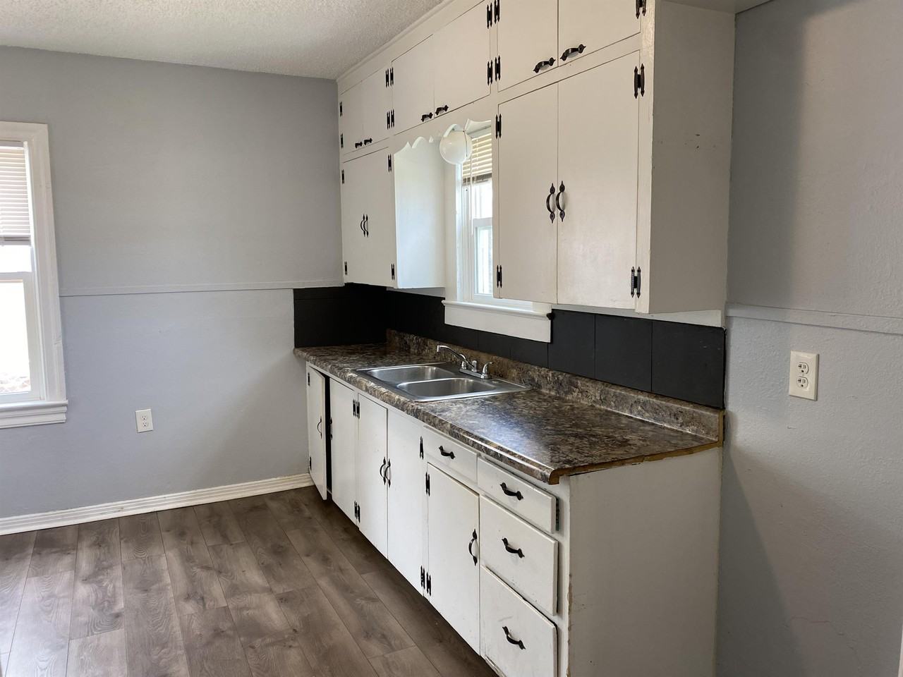 632 Sw 44th St #1 - Photo 5 of 18