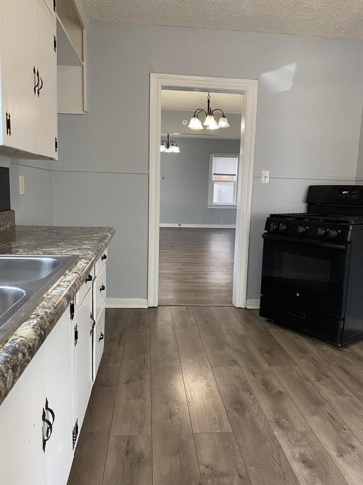 632 Sw 44th St #1 - Photo 6 of 18