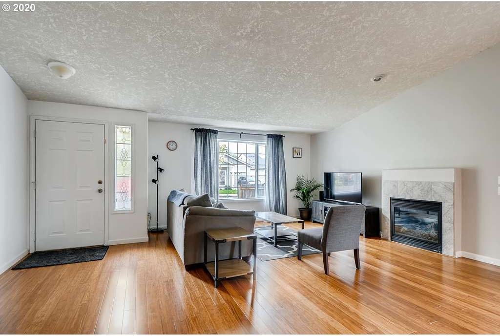 9126 N Hodge Ave #1 - Photo 6 of 18