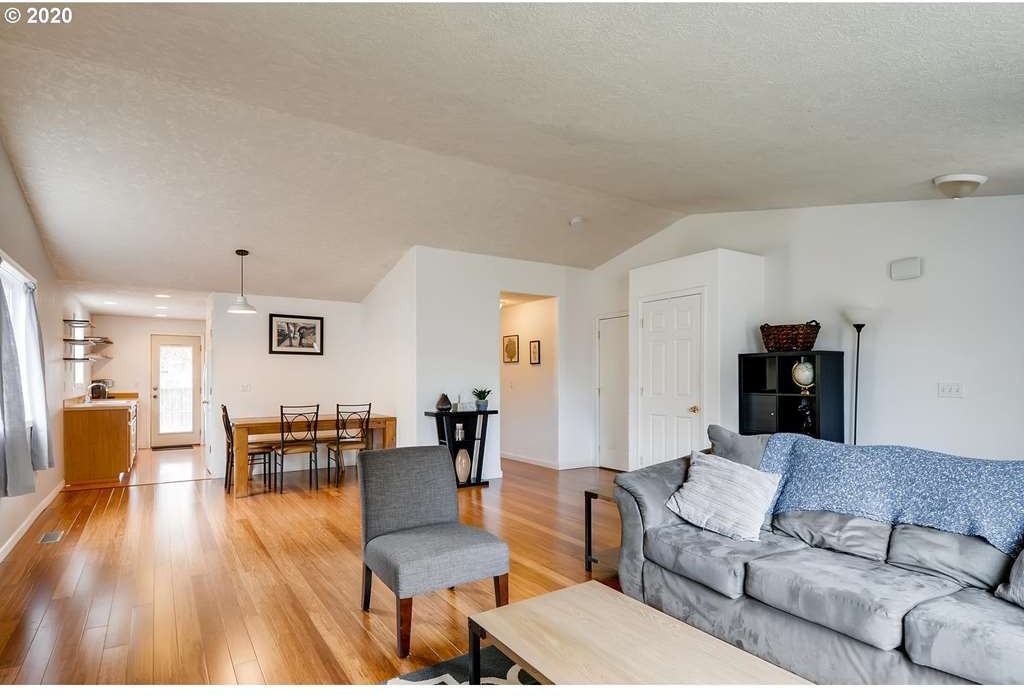 9126 N Hodge Ave #1 - Photo 7 of 18