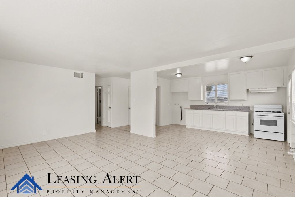 214 E Avenue J12 #1 - Photo 3 of 17