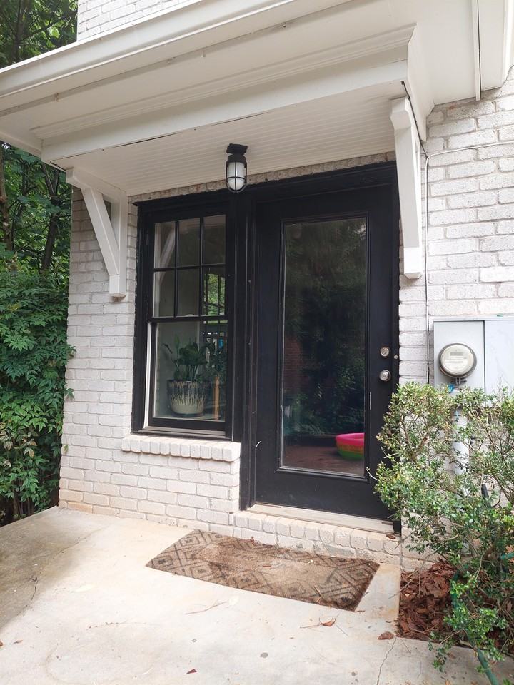 1629 Ridgewood Dr Ne #1 - Photo 2 of 30