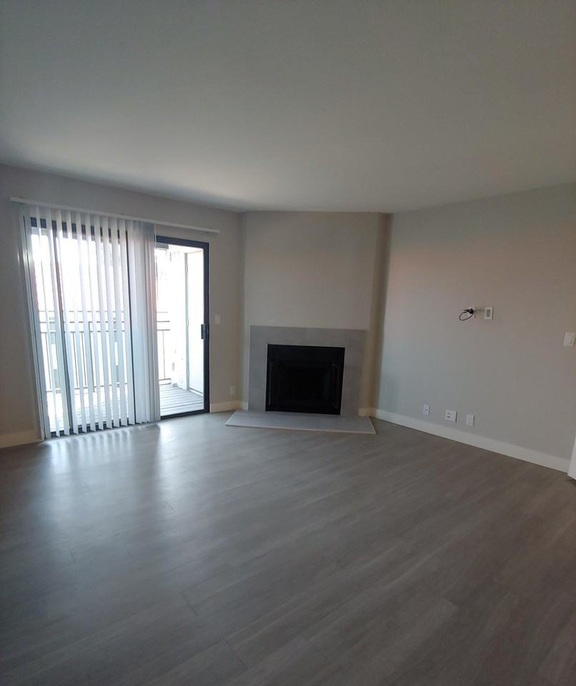 1699 East Washington Street - Photo 7 of 10