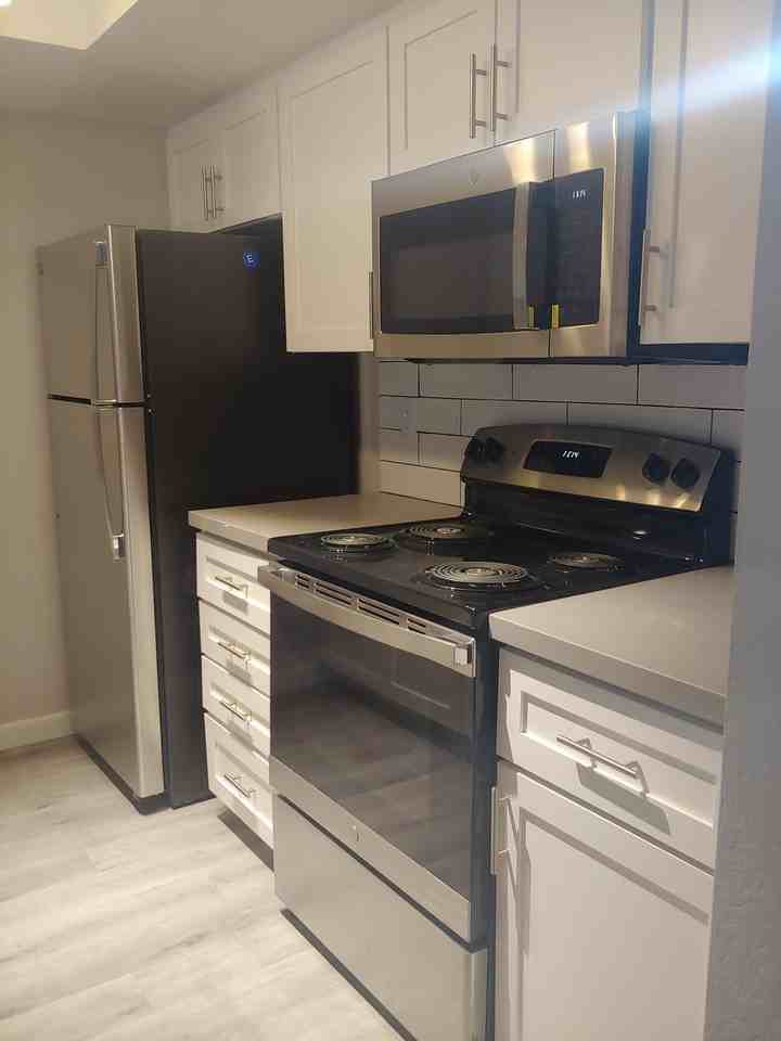 1699 East Washington Street - Photo 5 of 10