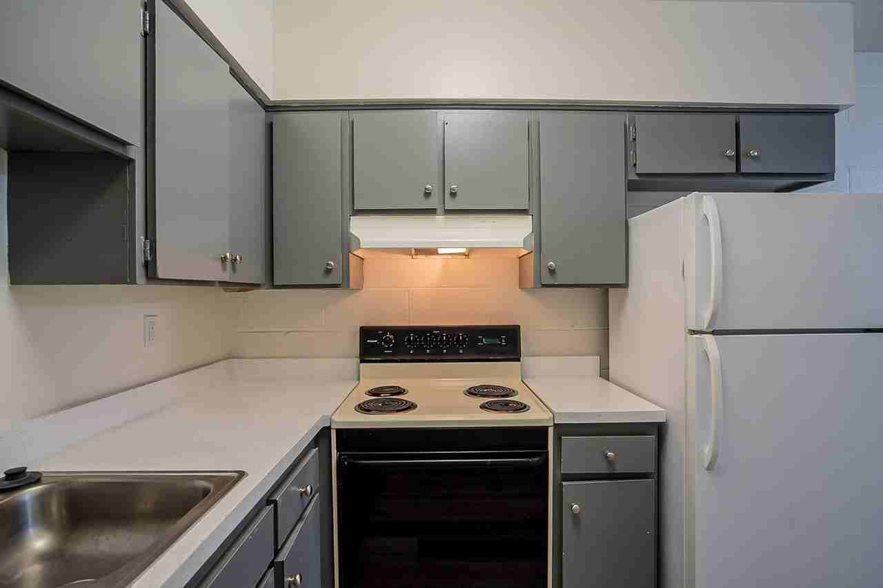 The Lowell Apartments - Photo 2 of 18