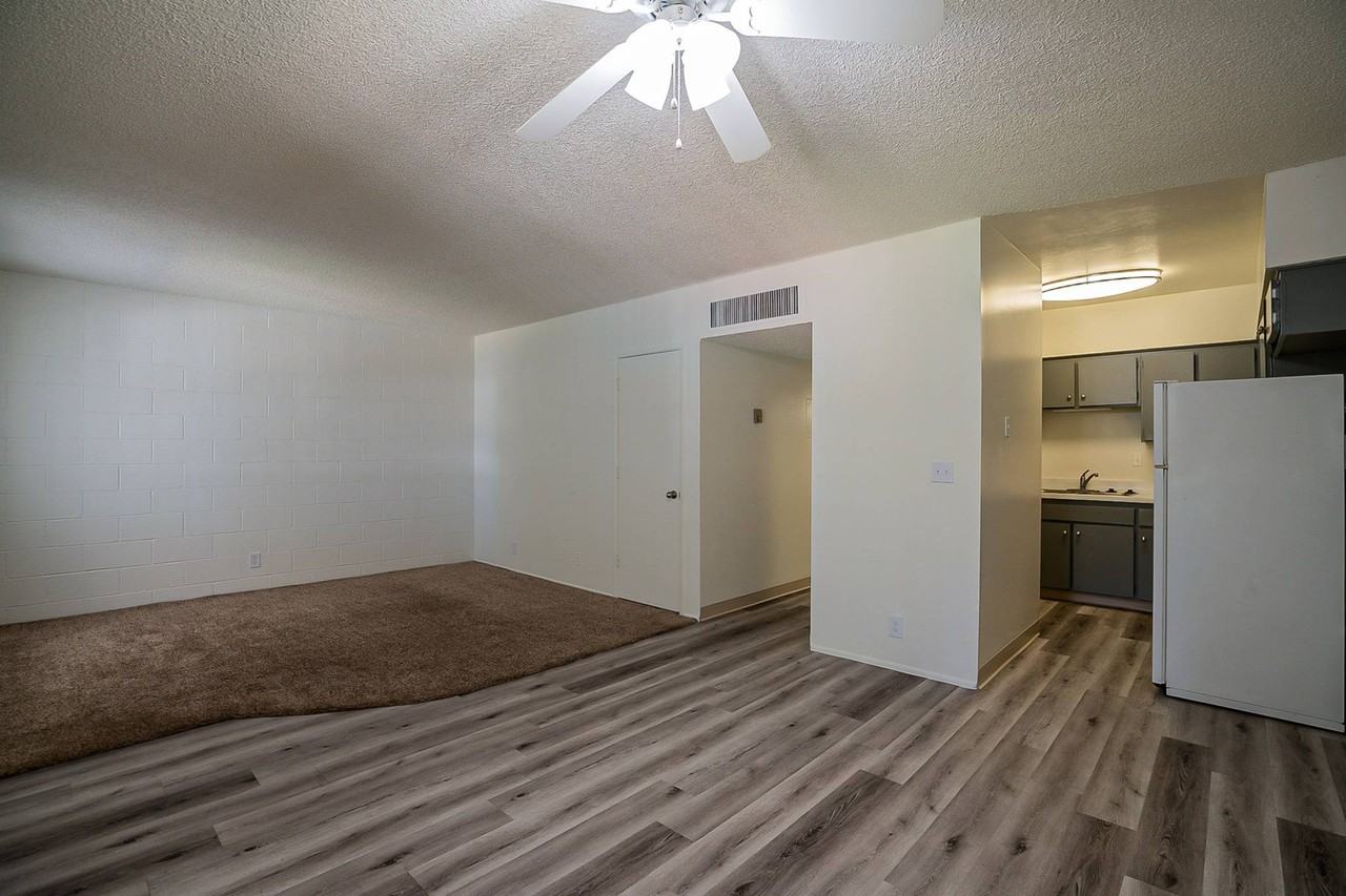 The Lowell Apartments - Photo 3 of 18