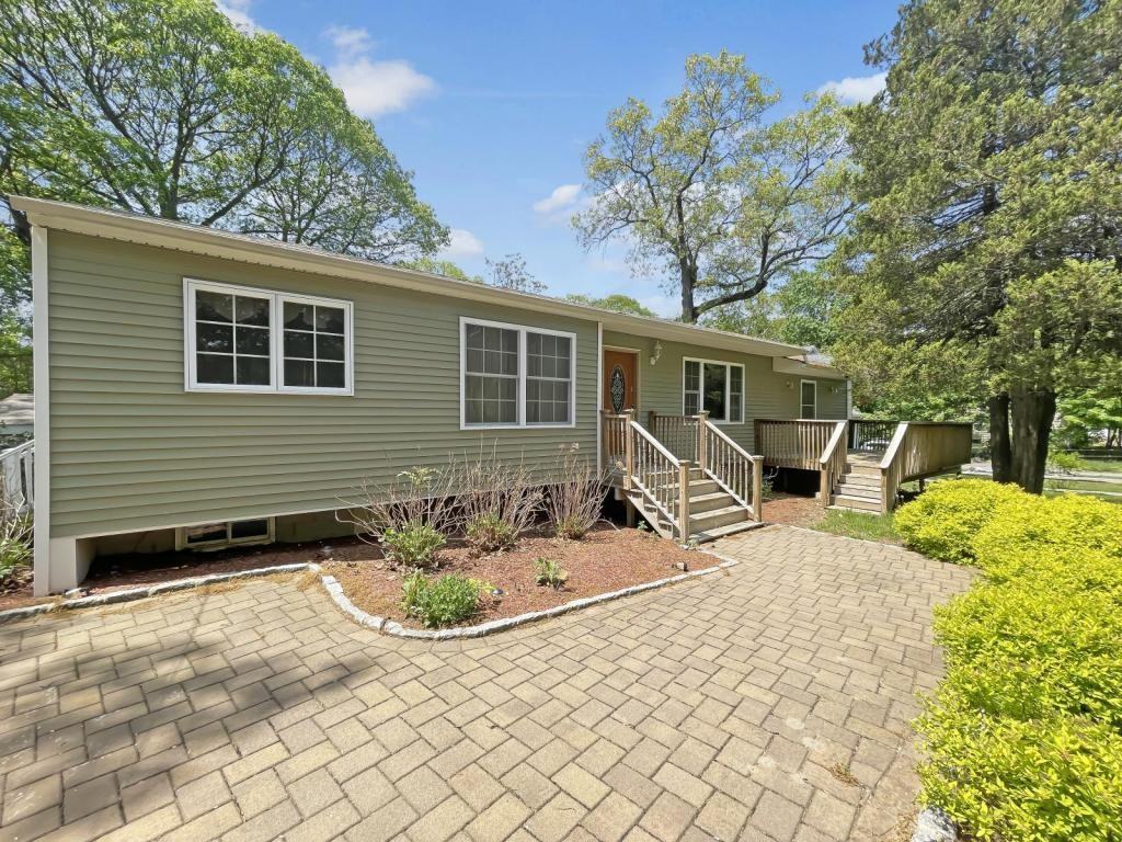 12 Stag Hill Rd - Photo 2 of 21