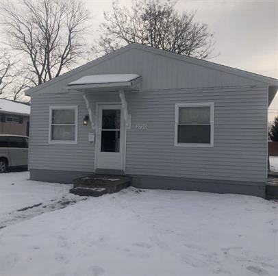2720 Vanness St - Photo 2 of 4