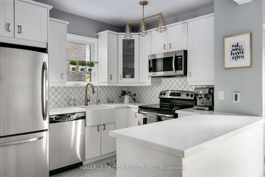 282 Mortimer Avenue - Photo 3 of 15