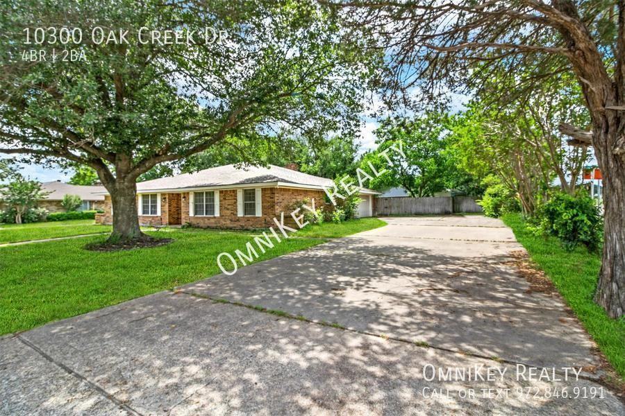 10300 Oak Creek Dr - Photo 3 of 34