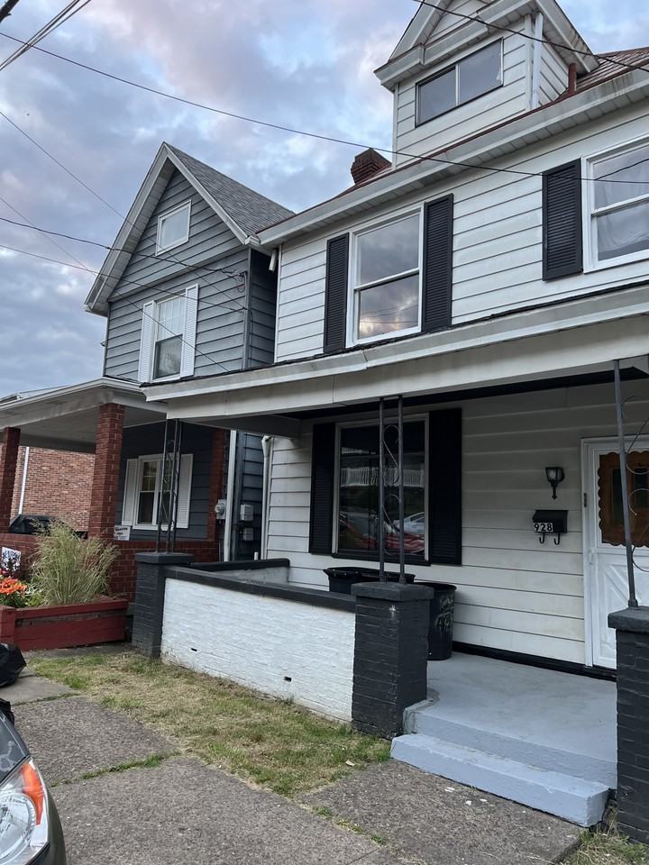 928 Thompson Ave #NA - Photo 2 of 18