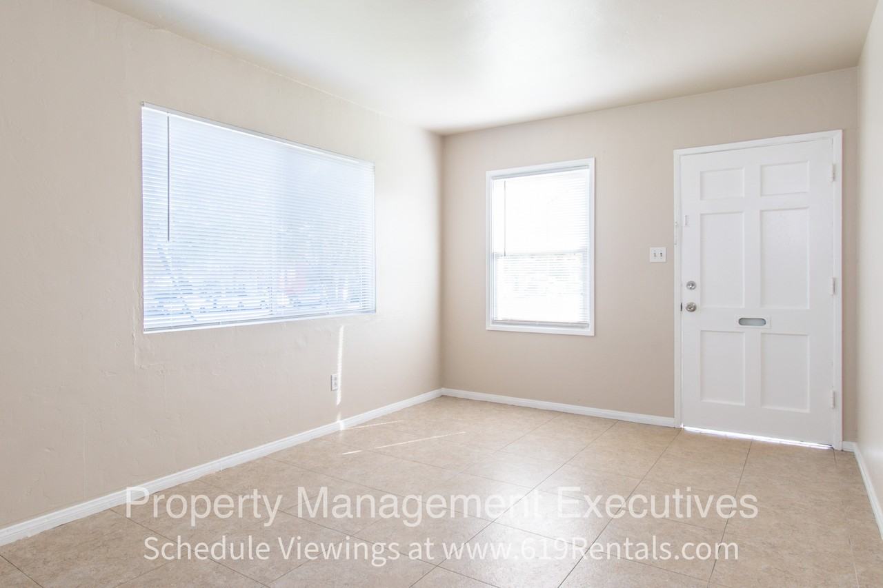 3688 Sunset Ln - Photo 2 of 9
