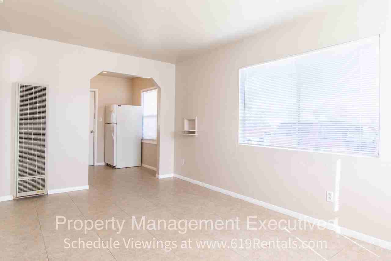 3688 Sunset Ln - Photo 3 of 9